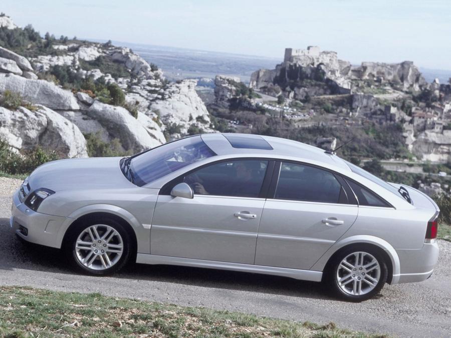  Opel Vectra GTS 2002 года  (фото 14 из 28)